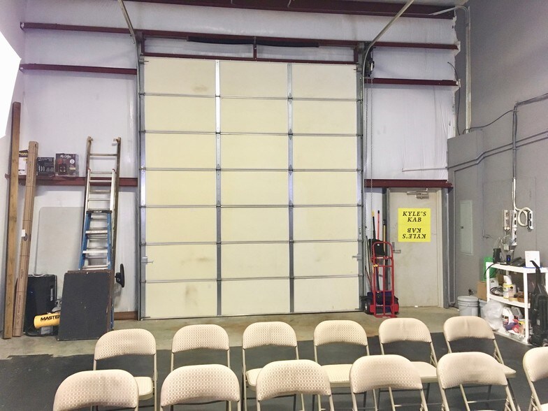 More Photos Of 380 E State Highway CC, Nixa Warehouse For Lease