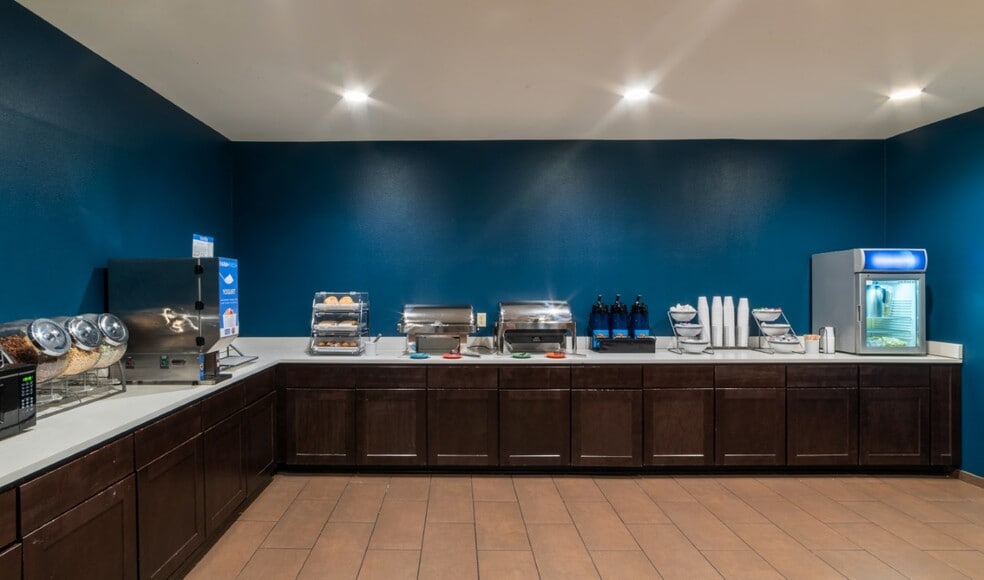 More Photos Of 2949 Varsity St, Baton Rouge Hotel For Sale