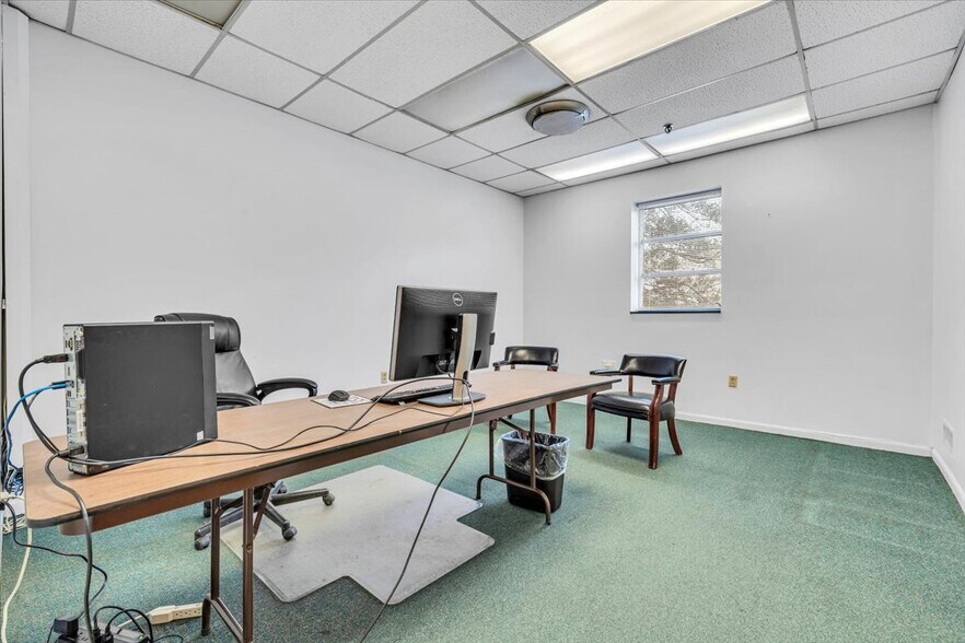 More Photos Of 650 Frith Dr, Ridgeway Manufacturing For Lease