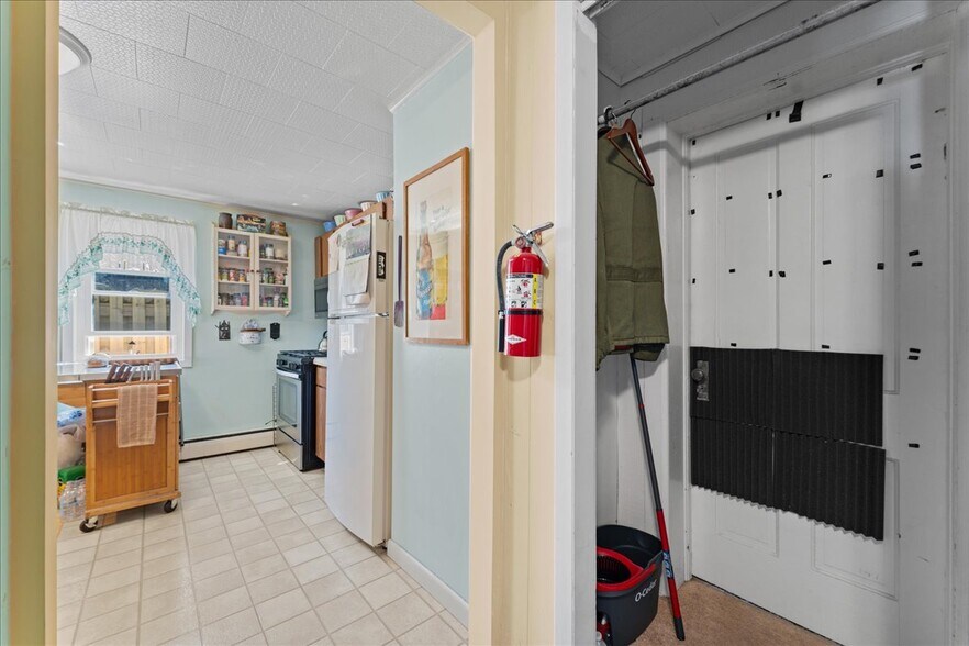 More Photos Of 517 Milwaukee St, Kewaunee General Retail For Sale