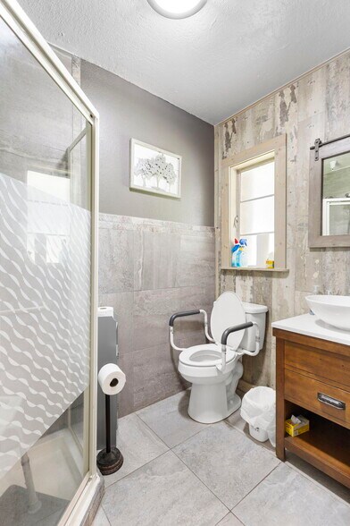 More Photos Of 579 Johnson Lake Rd, De Leon Springs Assisted Living For Sale