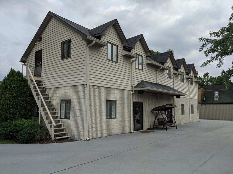 More Photos Of 6353 Ferguson St, Indianapolis Office For Lease