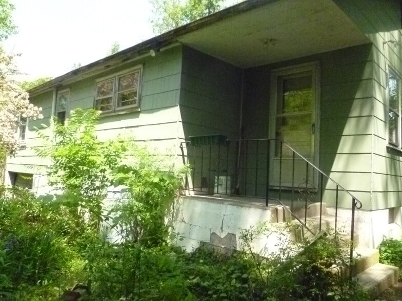 More Photos Of 477 NY-17K St, Rock Tavern Office For Sale