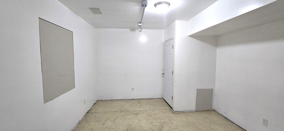 More Photos Of 66525 S Forest Ave, Lenox Township Warehouse For Lease