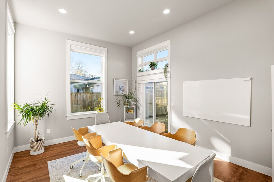 More Photos Of 22467 SW Ash St, Sherwood Office Residential For Sale