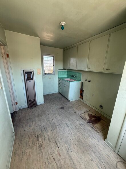 More Photos Of 3 S Wood St, Salinas Storefront Retail Residential For Sale