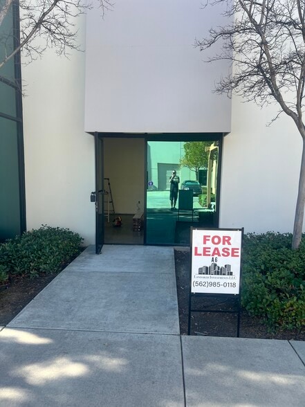 More Photos Of 42095 Zevo Dr, Temecula Warehouse For Lease