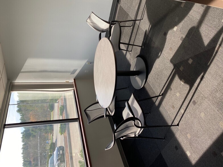 More Photos Of 44 Bearfoot Rd, Northborough Office For Lease