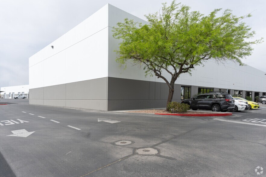 More Photos Of 5740 Arville St, Las Vegas Warehouse For Lease