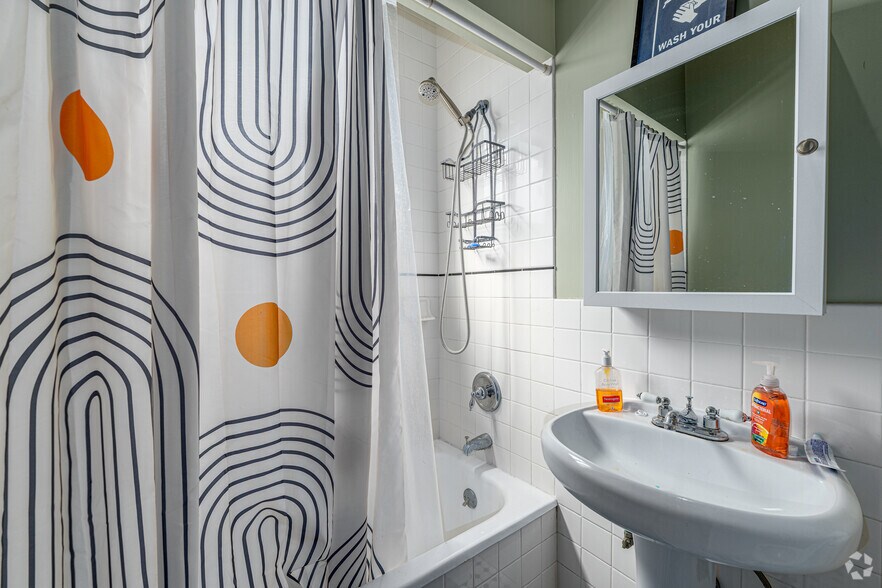 More Photos Of 146-154 N Holliston Ave, Pasadena Rehabilitation Center For Sale