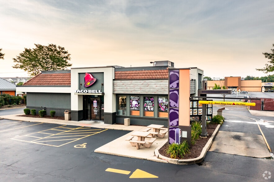 More Photos Of 19-171 E North Ave, Glendale Heights Unknown For Lease