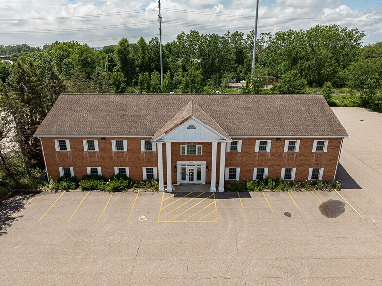More Photos Of 30670 Bainbridge Rd, Solon Office For Sale
