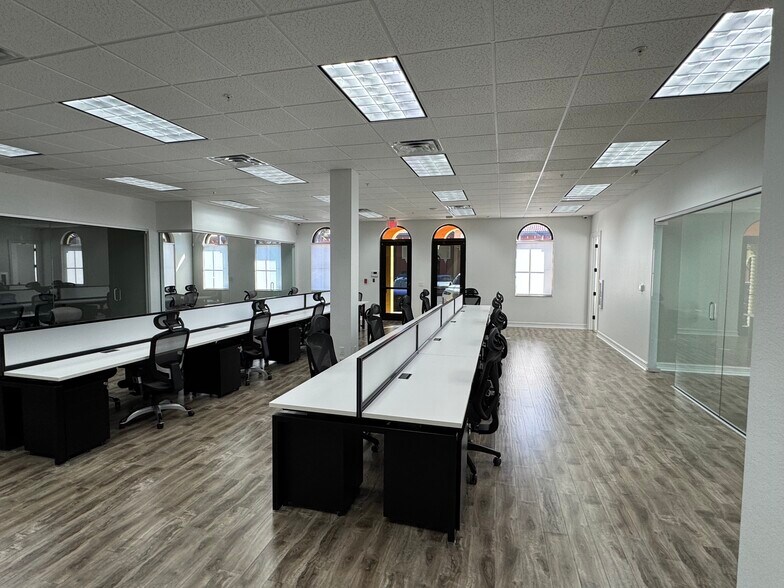 More Photos Of 13421 Parker Commons Blvd, Fort Myers Medical For Sale