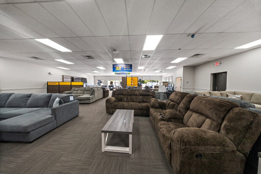 More Photos Of 1812 S Business 54, Eldon Bank For Sale