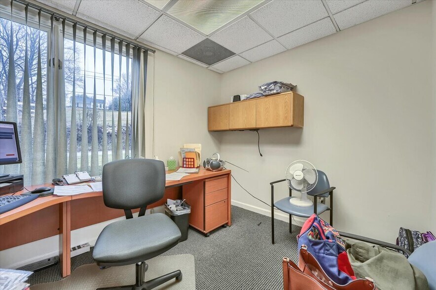 More Photos Of 515-527 Route 22, Pawling Loft Creative Space For Sale