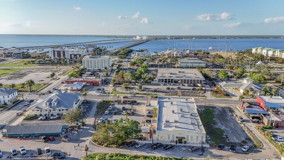 More Photos Of 121 E Marion Ave, Punta Gorda Storefront Retail Office For Sale