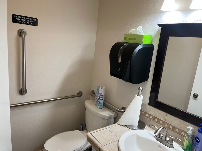 More Photos Of 12724 SE Stark St, Portland Medical For Sale