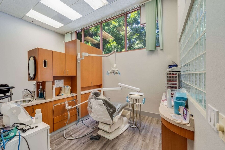 More Photos Of 15401 Hesperian Blvd, San Leandro Unknown For Lease