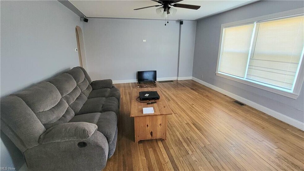 More Photos Of 3537 Liberty Ave, Vermilion Hotel For Sale
