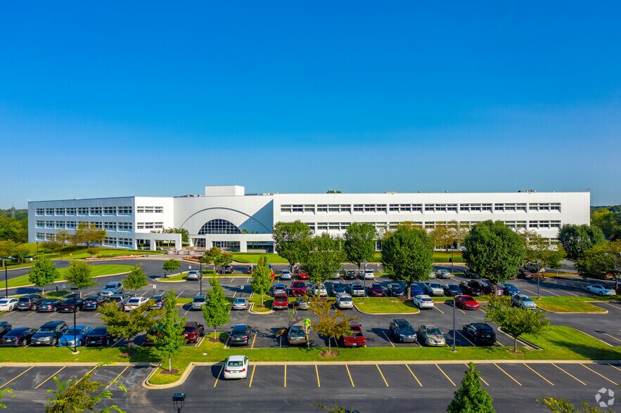 More Photos Of 100 Centerview Dr, Nashville Office For Lease