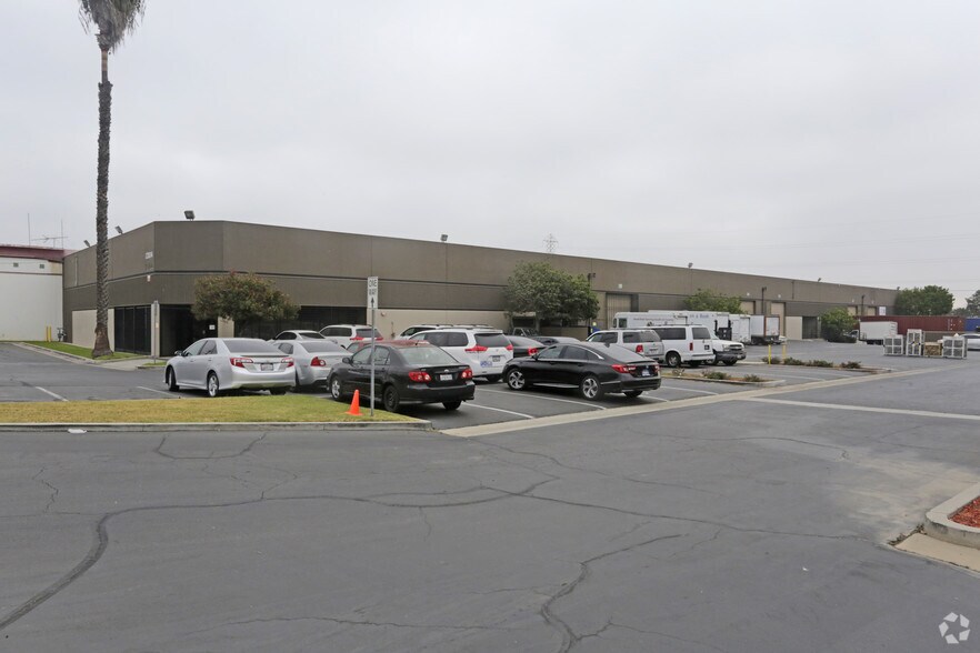 More Photos Of 13104 Avalon Blvd, Los Angeles Warehouse For Lease