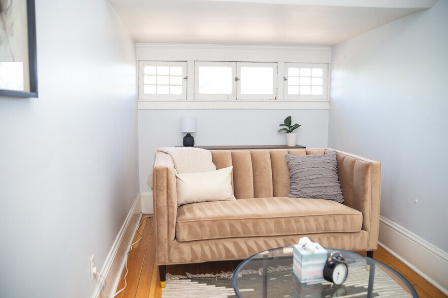 More Photos Of 531 E Lynwood St, Phoenix Office Residential For Sale