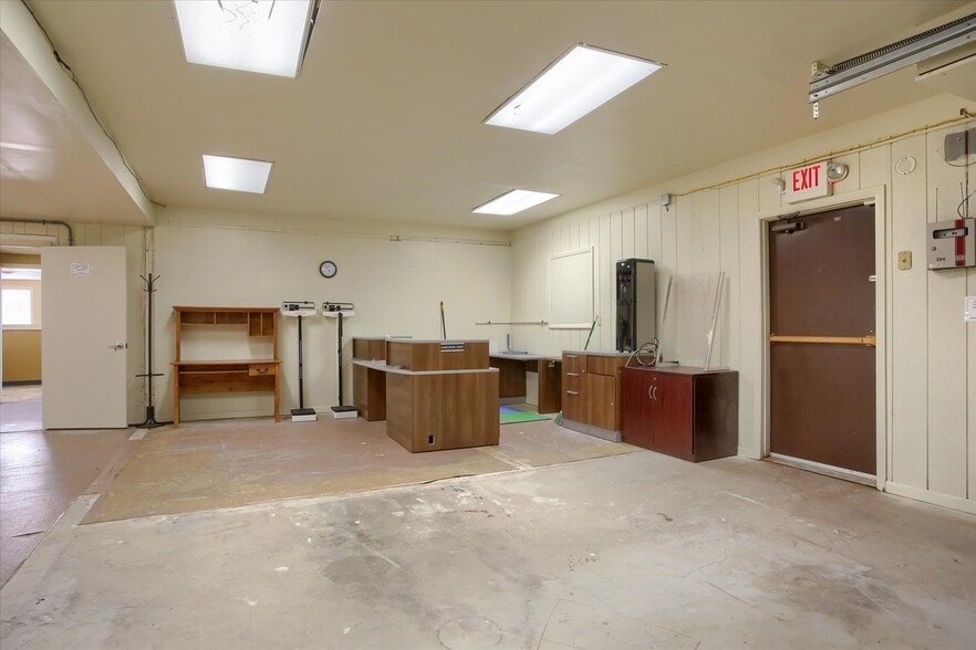 More Photos Of 55 W Shortcut Rd, Newport Loft Creative Space For Sale