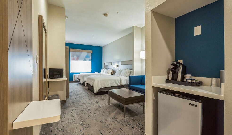 More Photos Of 46300 Interstate 10, Winnie Hotel For Sale