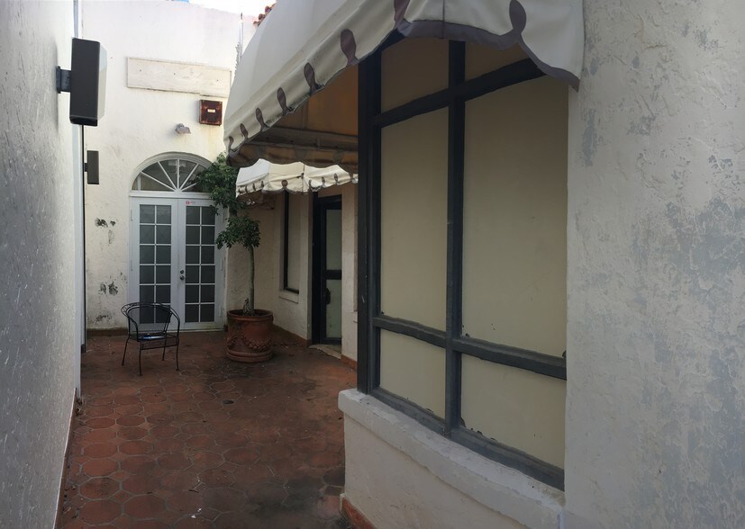 More Photos Of 331 Worth Ave, Palm Beach Freestanding For Lease