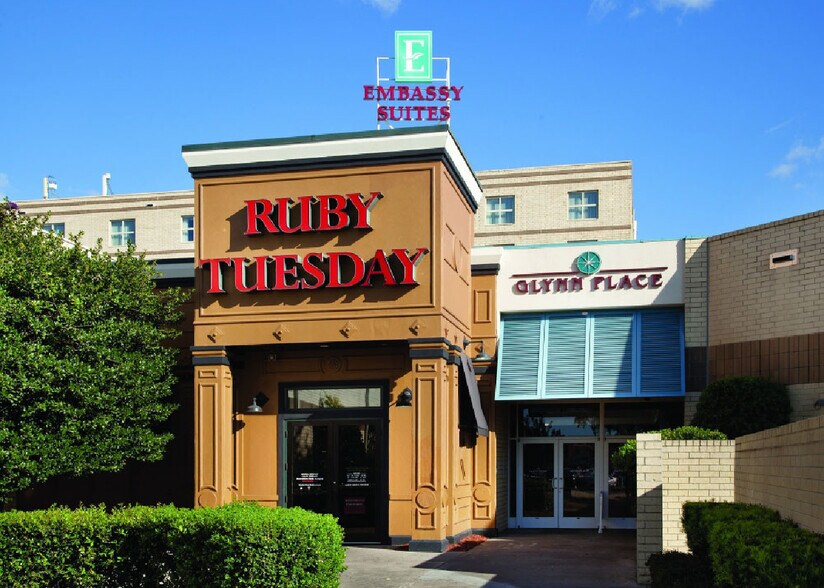 More Photos Of 100 Mall Blvd, Brunswick Unknown For Lease