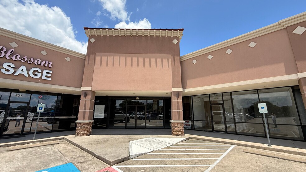 Primary Photo Of 6725 Atascocita Rd, Humble Unknown For Lease