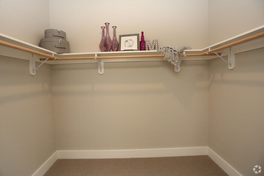More Photos Of 4175 N Oakland Ave, Shorewood Multifamily For Sale