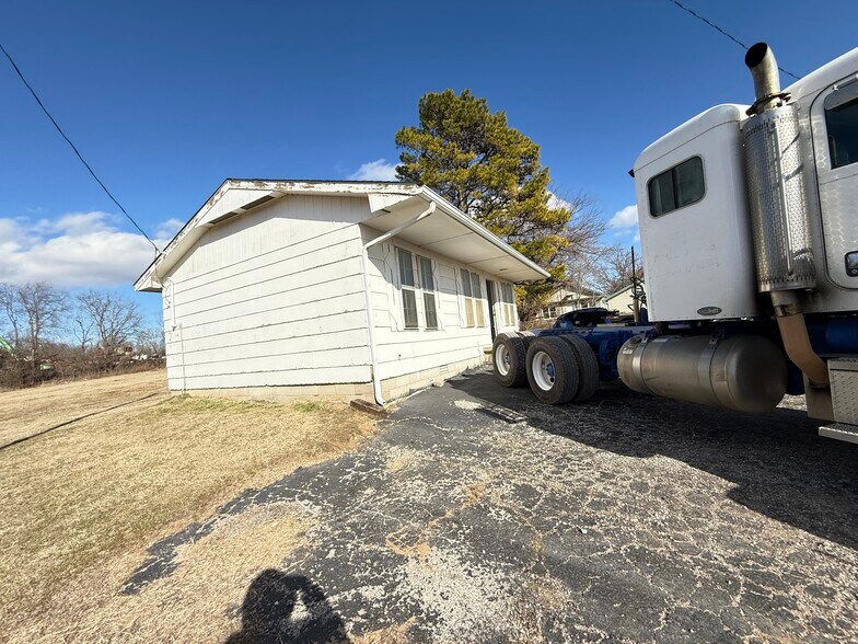 More Photos Of 12525 Old Highway 99, Seminole Warehouse For Sale