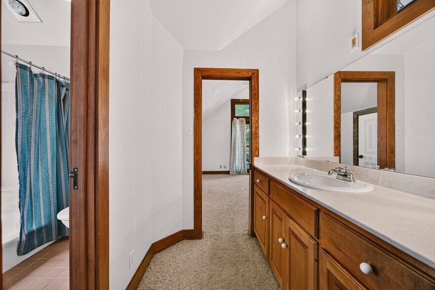 More Photos Of 812 W 10th St, Austin Office For Sale