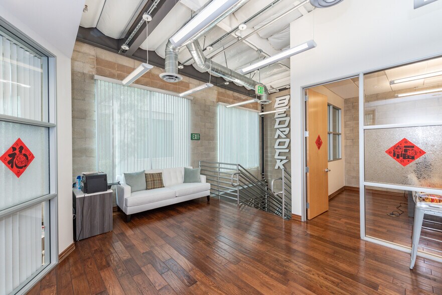 More Photos Of 8925 Research Dr, Irvine Office For Lease