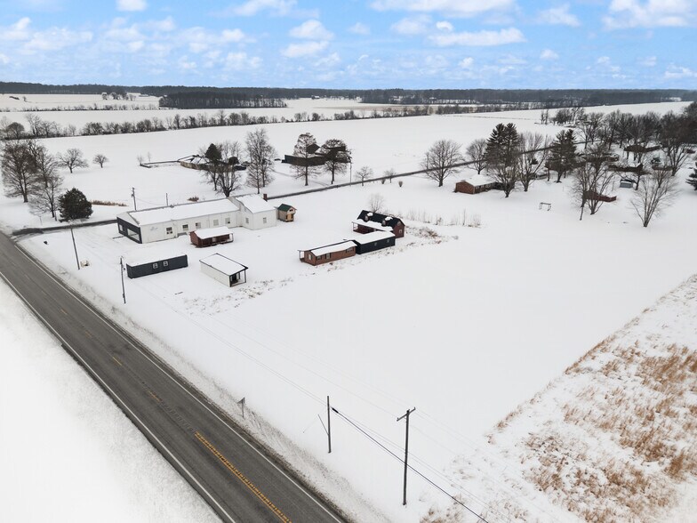 More Photos Of 677 S Cardinal Ln, Scottsburg Industrial For Sale