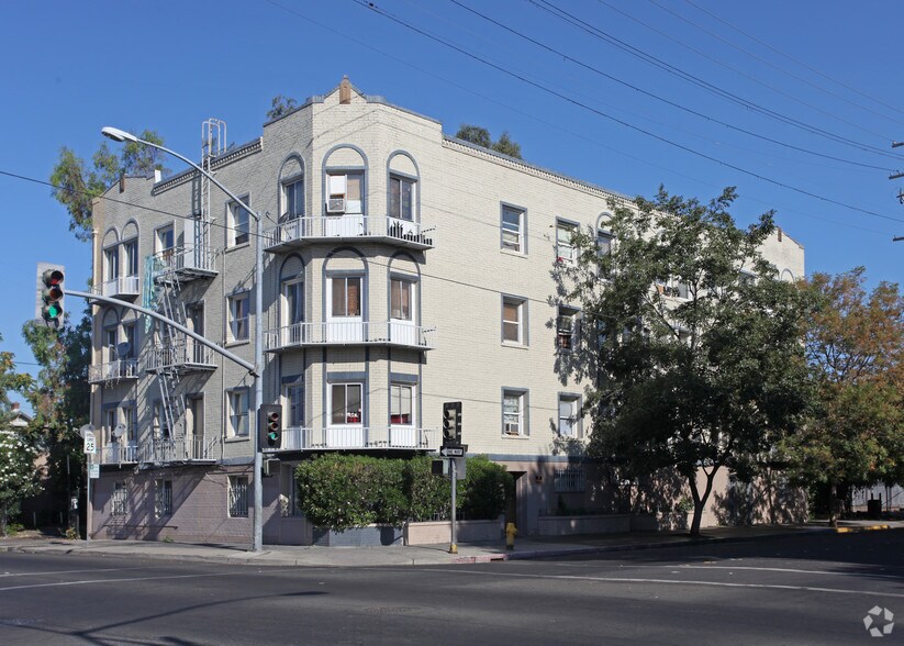 Primary Photo Of 717 N San Joaquin St, Stockton Apartments For Sale