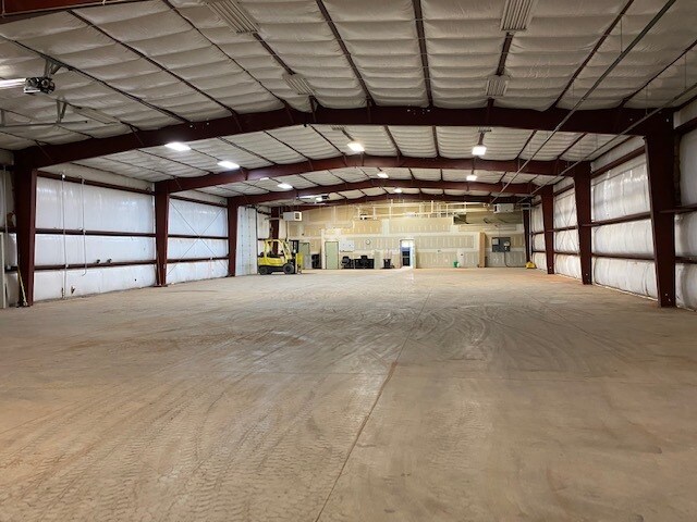More Photos Of 3183 Highway 22 N, Dickinson Manufacturing For Lease