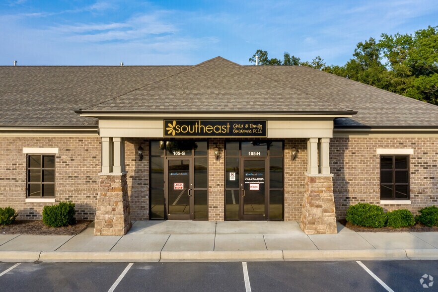 More Photos Of 105 Waxhaw Professional Park Dr, Waxhaw Medical For Lease