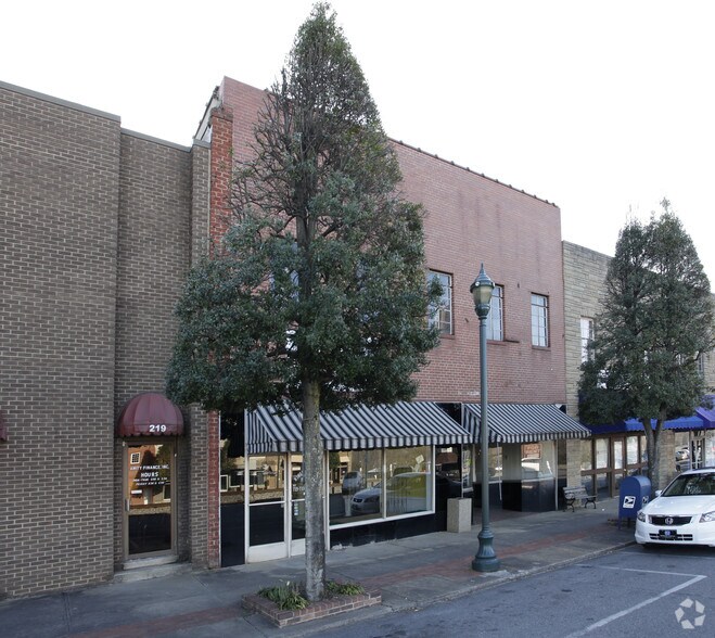 Primary Photo Of 223 S Battleground Ave, Kings Mountain Storefront Retail Office For Lease