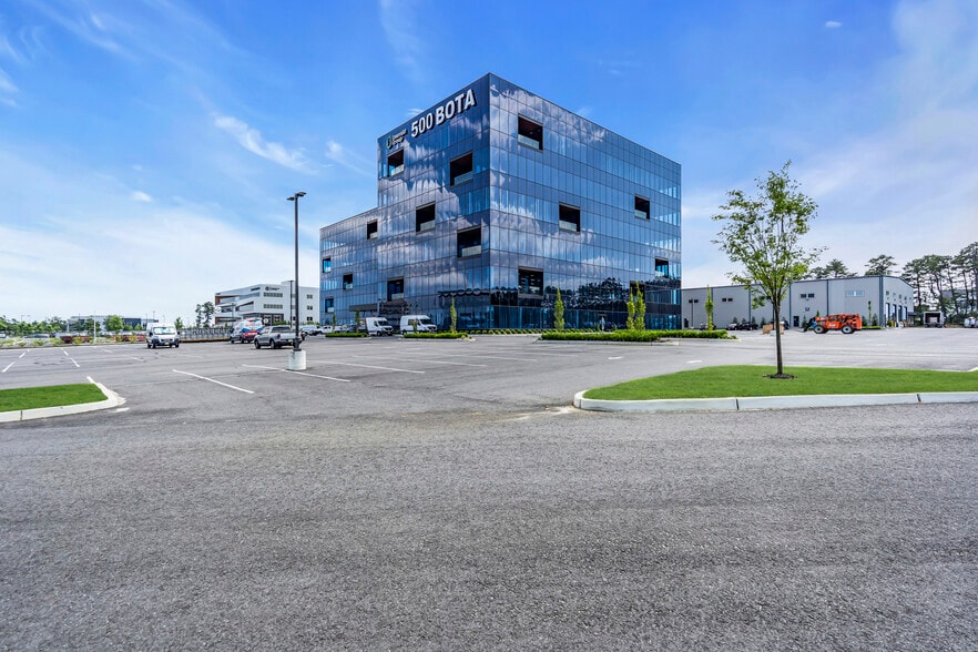 More Photos Of 500 Boulevard of Americas, Lakewood Medical For Lease