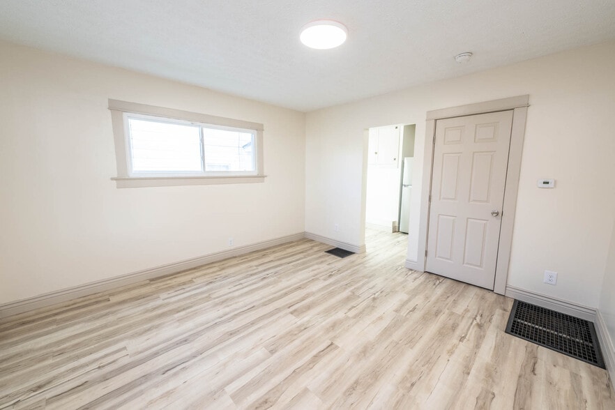 More Photos Of 128 E Bruce Ave, Dayton Multifamily For Sale