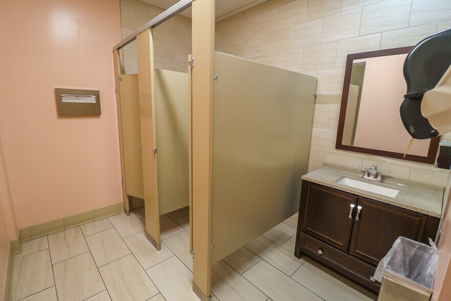 More Photos Of 13131 Champions Dr, Houston Medical For Lease