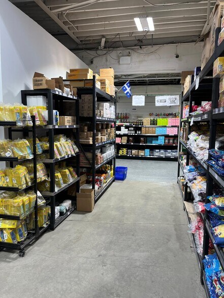 More Photos Of 310 Boul Crémazie O, Montréal Industrial For Sale