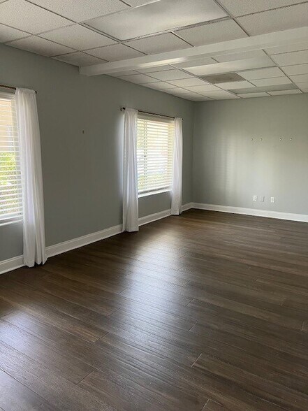 More Photos Of 6000 Sawgrass Village Cir, Ponte Vedra Beach Office For Lease