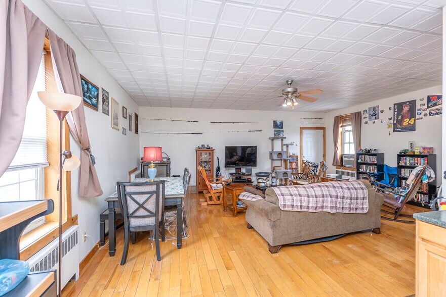 More Photos Of 141 Ulster Ave, Saugerties Storefront Retail Residential For Sale