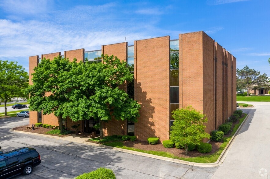 Primary Photo Of 3060 Ogden Ave, Lisle Medical For Sale