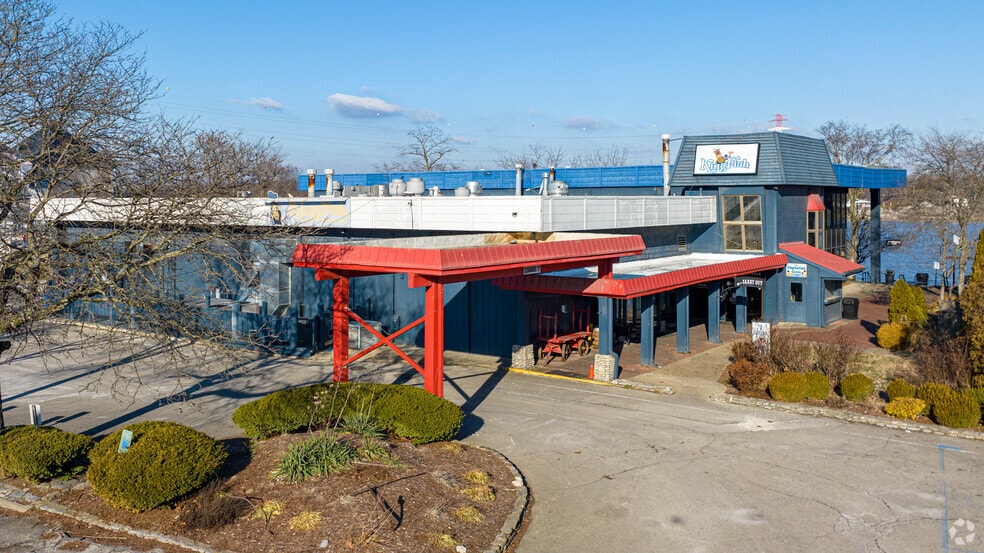 Primary Photo Of 3021 River Rd, Louisville Restaurant For Sale