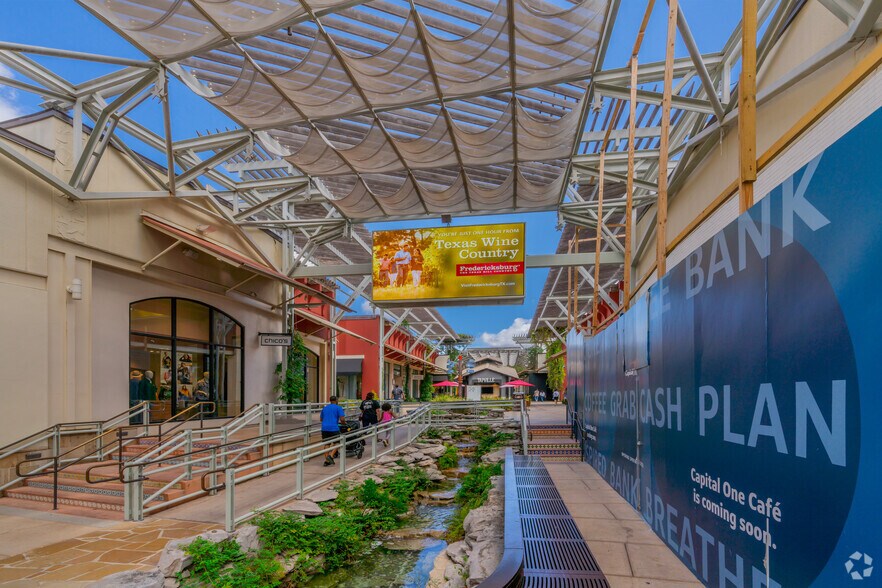 More Photos Of 15900 La Cantera Pky, San Antonio Unknown For Lease