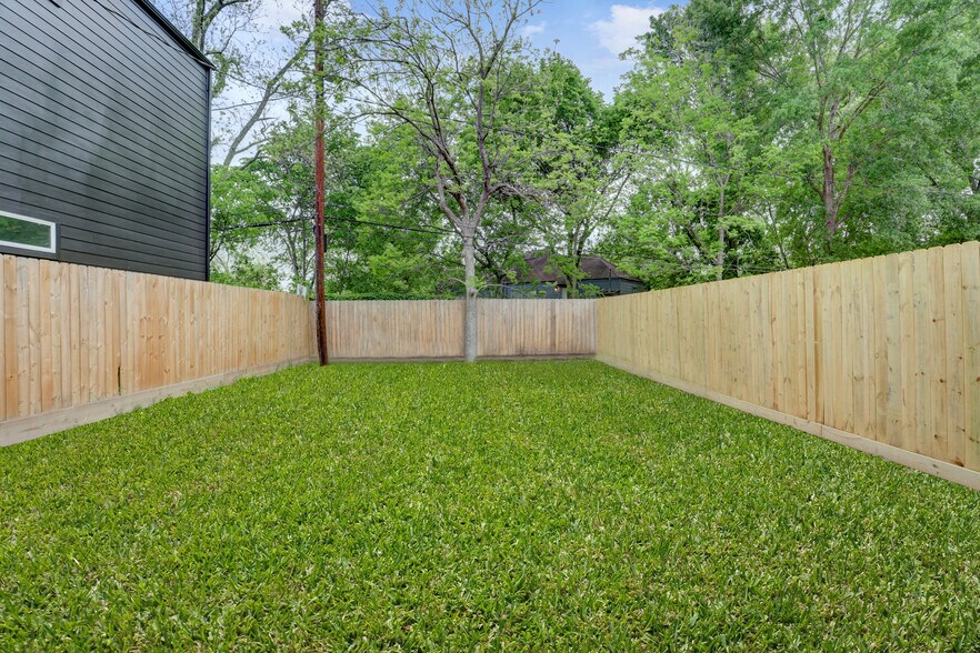 More Photos Of 8314 Williamsdell, Houston Specialty For Sale